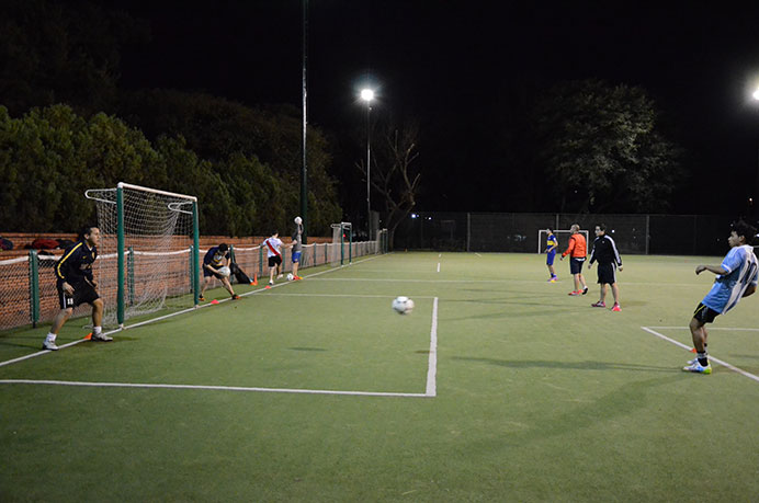 El viernes por la noche, el conjunto de fútbol B completó una nueva sesión de entrenamientos. Los trabajos se enfocaron en ejercitar el aspecto técnico a nivel colectivo e individual de cada uno de los integrantes.  