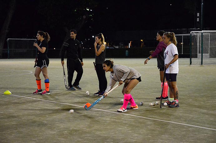 La evaluación de las jugadoras sigue su curso en estos primeros entrenamientos del año. La idea es que las chicas recuperen el ritmo de juego y que las nuevas se acoplen cuanto antes. 