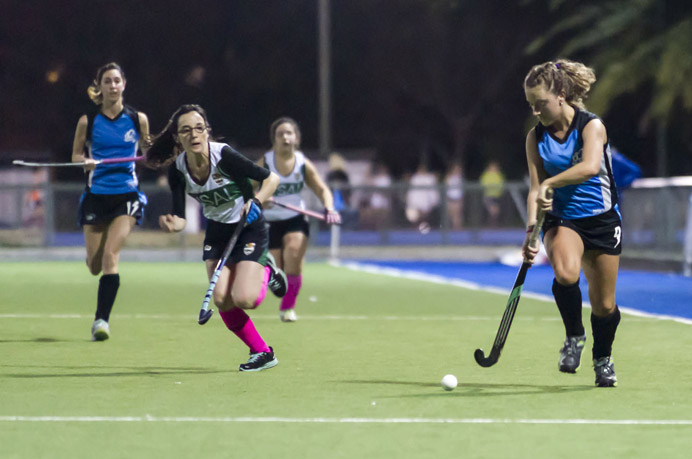 La destacada del equipo de hockey en la fiesta de Deportes, María Victoria Buscaglia, mostró su alegría por el reconocimiento obtenido y rescató el buen grupo que pudo formarse más allá de los resultados. 