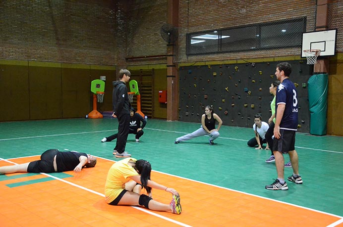 Luego de que la última fecha de competencia no se pudiera disputar por las condiciones de las canchas, los representativos de vóley se entrenaron con la idea clara de volver a disputar partidos el próximo fin de semana. 