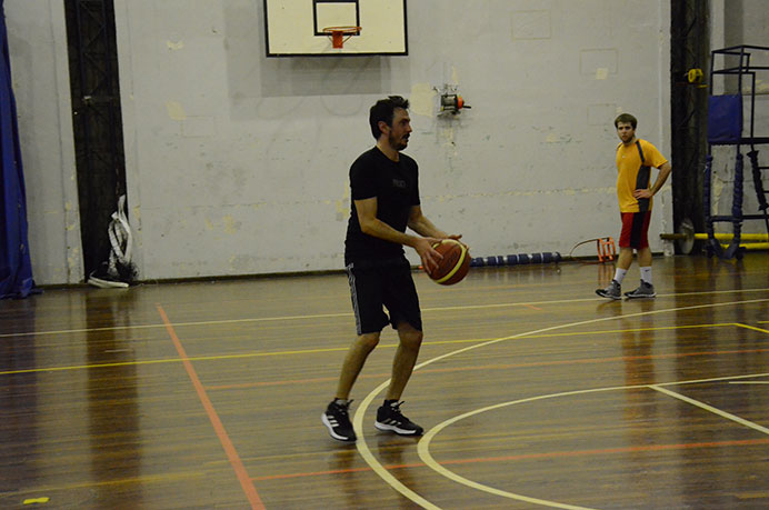 Incorporado este segundo semestre al equipo de básquet, Pablo Dallera habló sobre las sensaciones en los primeros entrenamientos junto al plantel y confesó sus objetivos para el resto del año. 