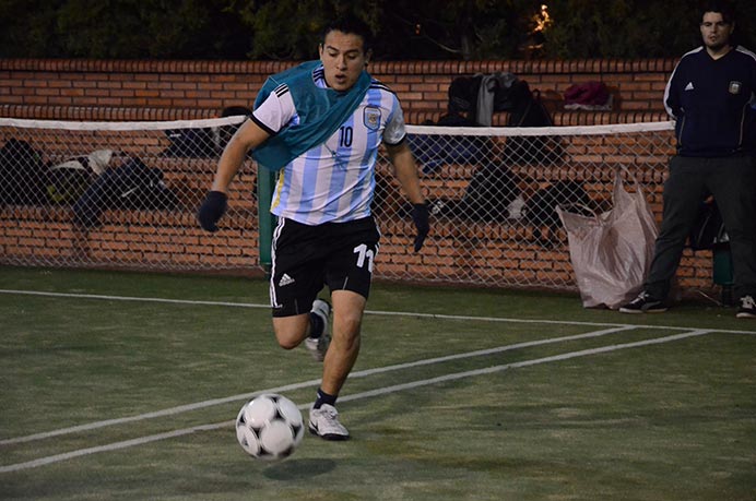Jefferson Achig es uno de los integrantes del plantel de fútbol de la Universidad. Desde Ecuador llegó a la Argentina y nos cuenta más sobre su vida. <br /><br /> 