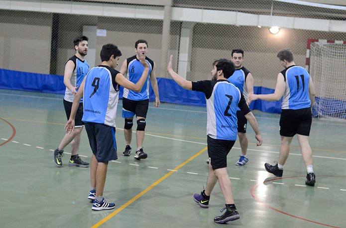 A pesar de haber tenido que remarla en el partido más trabajado del año, los chicos pudieron desahogarse al vencer a Torcuato Di Tella por 2-1. 