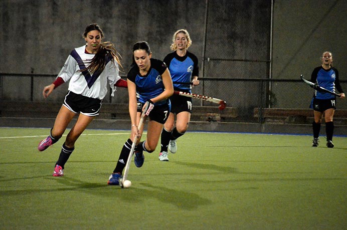 Una de las principales falencias del equipo de hockey era la falta de gol. En una noche soñada, el representativo de Palermo se impuso por 6 a 0 frente a Vélez. De esa manera consiguieron la primera victoria en el certamen ADAU. <br /><br />