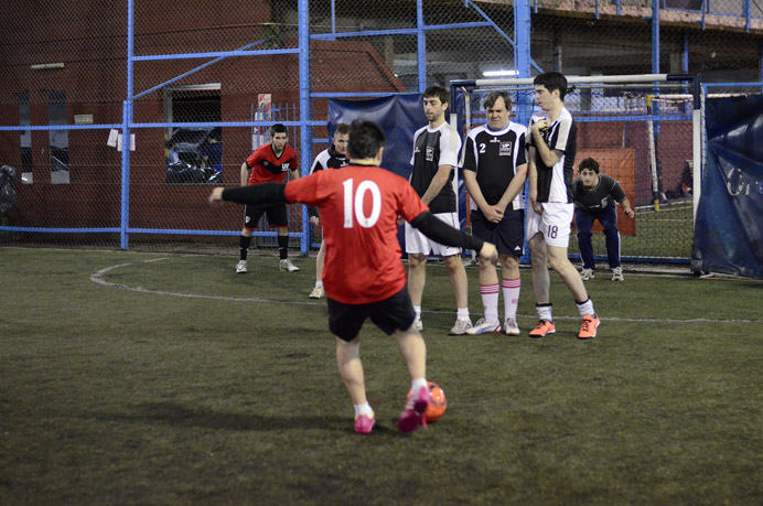 El destacado en la Fiesta de Deportes en F&uacute;tbol Recreativo, Hugo Medina, remarc&oacute; la importancia&nbsp; de que la actividad haya participado del torneo interno y mostr&oacute; su alegr&iacute;a por haber recibido este reconocimiento. 