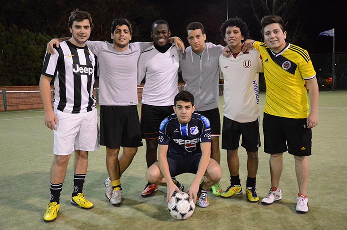 La práctica destinada a cerrar la semana se vivió a puro fútbol. Es que entre los jugadores que integran el representativo A y B, disputaron un mini torneo de cinco equipos todos contra todos. ¡Que viva el fútbol! 