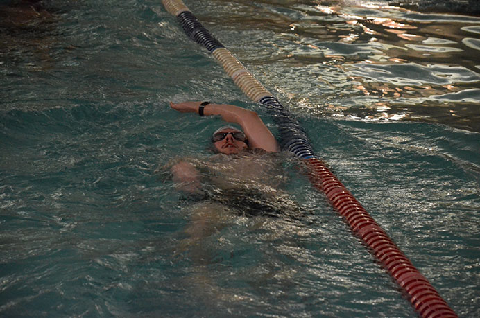 La primera competencia después del receso dejó para el equipo de natación mucha tela por cortar. Es por ello que Gaspar Genzone, uno de sus representantes, se tomó un momento para analizar el desempeño tanto colectivo como individual. 