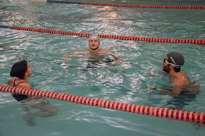 La primera competencia después del receso dejó para el equipo de natación mucha tela por cortar. Es por ello que Gaspar Genzone, uno de sus representantes, se tomó un momento para analizar el desempeño tanto colectivo como individual. 