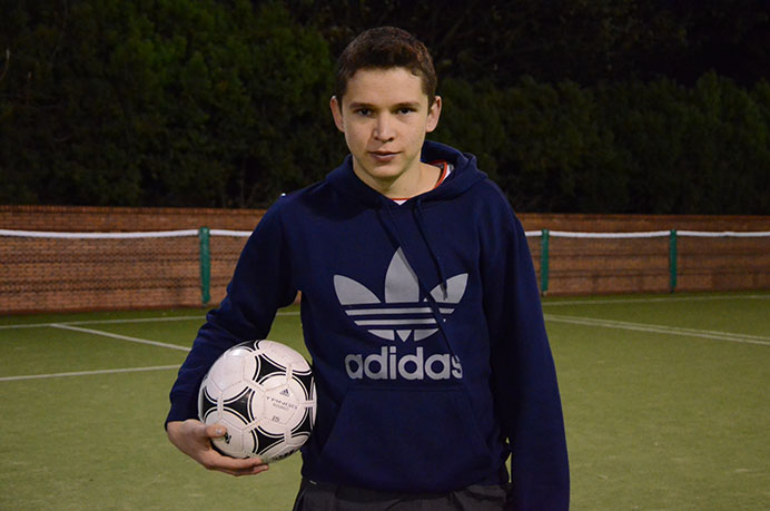 Con grandes expectativas para el futuro y entusiasmo para sumarse a los entrenamientos, Yeison Vidoz se hizo presente en la práctica de fútbol. Antes de comenzar  su primer día con el equipo, nos contó sobre su trayectoria en el deporte. 