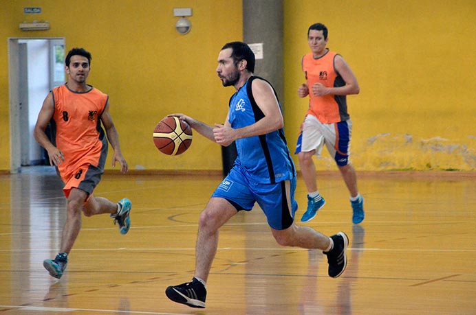 Por muy poco el equipo de básquet no pudo coronar su gran año con una victoria. De manera ajustada, terminó perdiendo por 81 a 72 en el suplementario contra la Universidad Tecnológica Nacional de Avellaneda y no pudo quedarse con la Copa de Plata. De todas formas, el resultado final no opaca lo hecho en la temporada. 