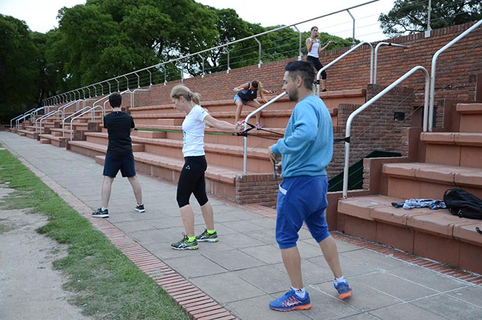 En los últimos entrenamientos de Running, los atletas no dejan de concurrir y mantienen la fuerte intensidad que los caracterizó todo el año. En la jornada de ayer, estuvieron enfocados en ejercicios funcionales a una fuerte exigencia. 