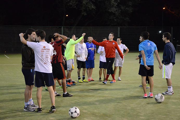 De vuelta a los entrenamientos el grupo de fútbol concurrió nuevamente al Club de Amigos. Con vistas a seguir luchando en el Torneo ADAU, se enfocaron en trabajar el aspecto físico de los jugadores. 