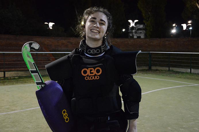 Previo al primer entrenamiento del cuatrimestre, charlamos con la arquera Daina Giardino, uno de los puntos altos del representativo de hockey en este campeonato, quien nos cuenta lo que espera el grupo para esta segunda etapa. 