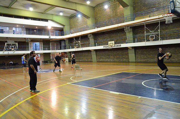 El representativo de básquet retomó los entrenamientos el pasado martes por la noche. Luego de dos semanas de receso, buscarán seguir por la misma senda y mantener el nivel demostrado en la primera mitad del año. 