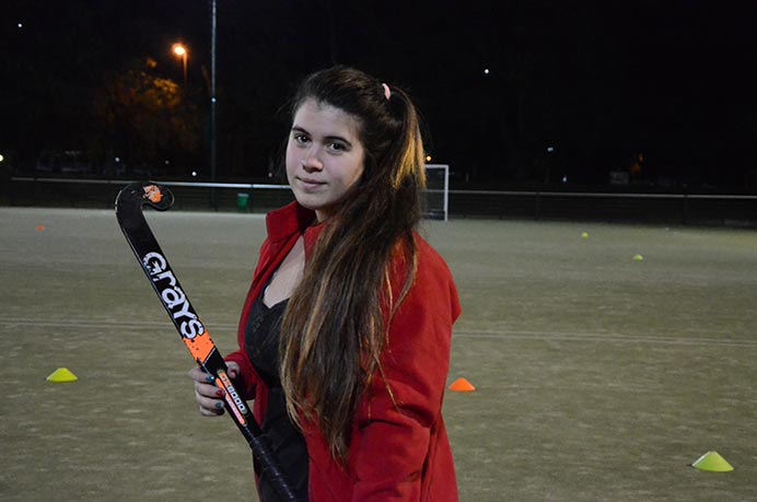 Lucila Torres Arguello se incorporó este lunes al equipo representativo de hockey. Luego de sobrepasar una lesión, de a poco va retomando a la práctica de los deportes que la apasionan. 