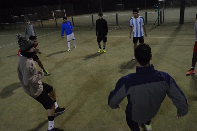Otra de las disciplinas que dio por finalizado el primer ciclo de entrenamientos en el Club de Amigos fue el fútbol masculino, que se despidió con un amistoso que nucleó a todos sus integrantes. 