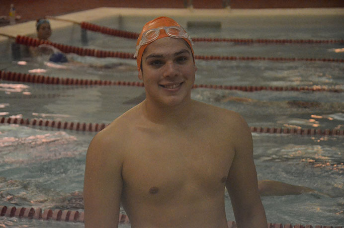 Fernando Castillo hace muchos años que se inició en natación. Incorporado este cuatrimestre a la Comunidad UP, cuenta que le gustan los deportes y es por eso que se unió al grupo de natación. A continuación entérate otros aspectos de su vida. 