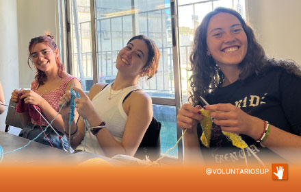 Tejiendo solidaridad: ¡Sumate al Club de Tejido UP!