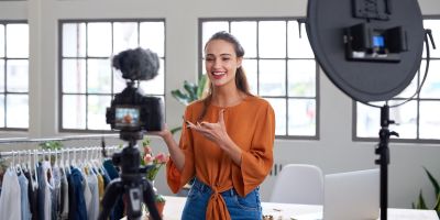 Íconos e Influencers - (Visión. Referencia. Signo)
