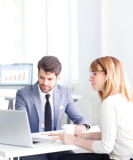 Lic. en Management con orientación en Economía y finanzas en sesion de estudios