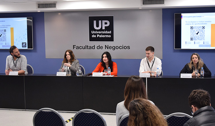 Primera Jornada: Cumbre Universitaria de Consejos Profesionales de Ciencias Económicas 1