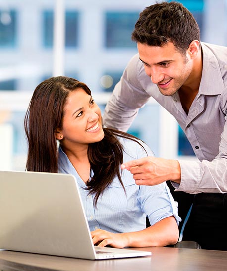 Lic. Marketing en sesion de estudios