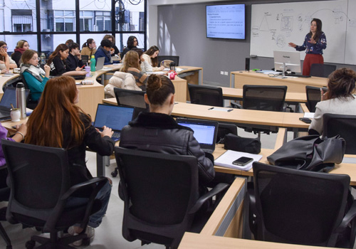 Alumnos cursando la licenciatura en Management de la Innovaci&oacute;n y Startups de la UP, estudiar entrepreneurship, estudiar emprendimiento, carrera de emprendedurismo, carrera de entrepreneurship, estudiar licenciatura en innovacion y startups argentina, estudiar para crear startups, carrera sobre innovaci&oacute;n, carrera de management y emprendimiento buenos aires, licenciatura en innovacion modalidad online, plan de estudios management innovacion y startups up, materias de la licenciatura en innovacion y negocios, carrera de management de startups, estudiar licenciatura en innovacion y startups argentina, carrera de management y emprendimiento buenos aires, licenciatura en innovacion modalidad online, salida laboral licenciatura en innovacion y startups, donde trabaja un licenciado en management de la innovacion, estudiar una licenciatura en management innovaci&oacute;n, licenciatura en management analytics argentina